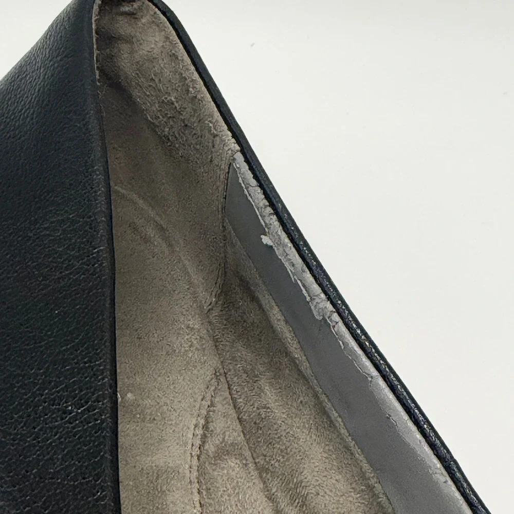 AEROSOLES black leather
